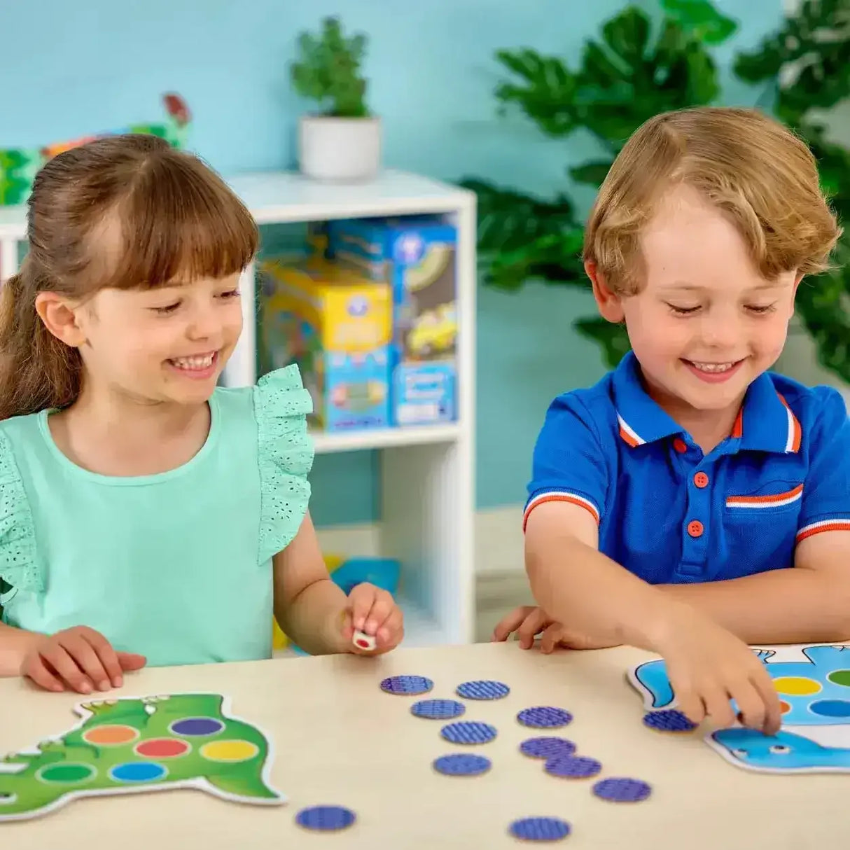 Orchard Toys | Dotty Dinosaurs Game