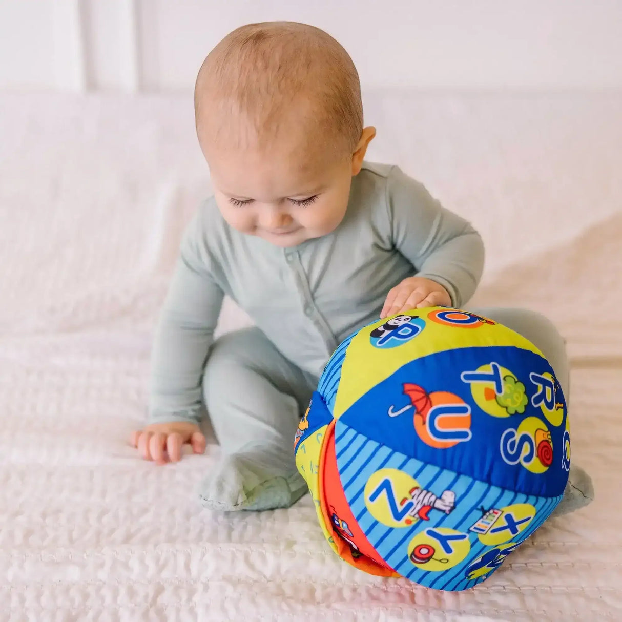 Melissa & Doug | 2 in 1 Talking Ball