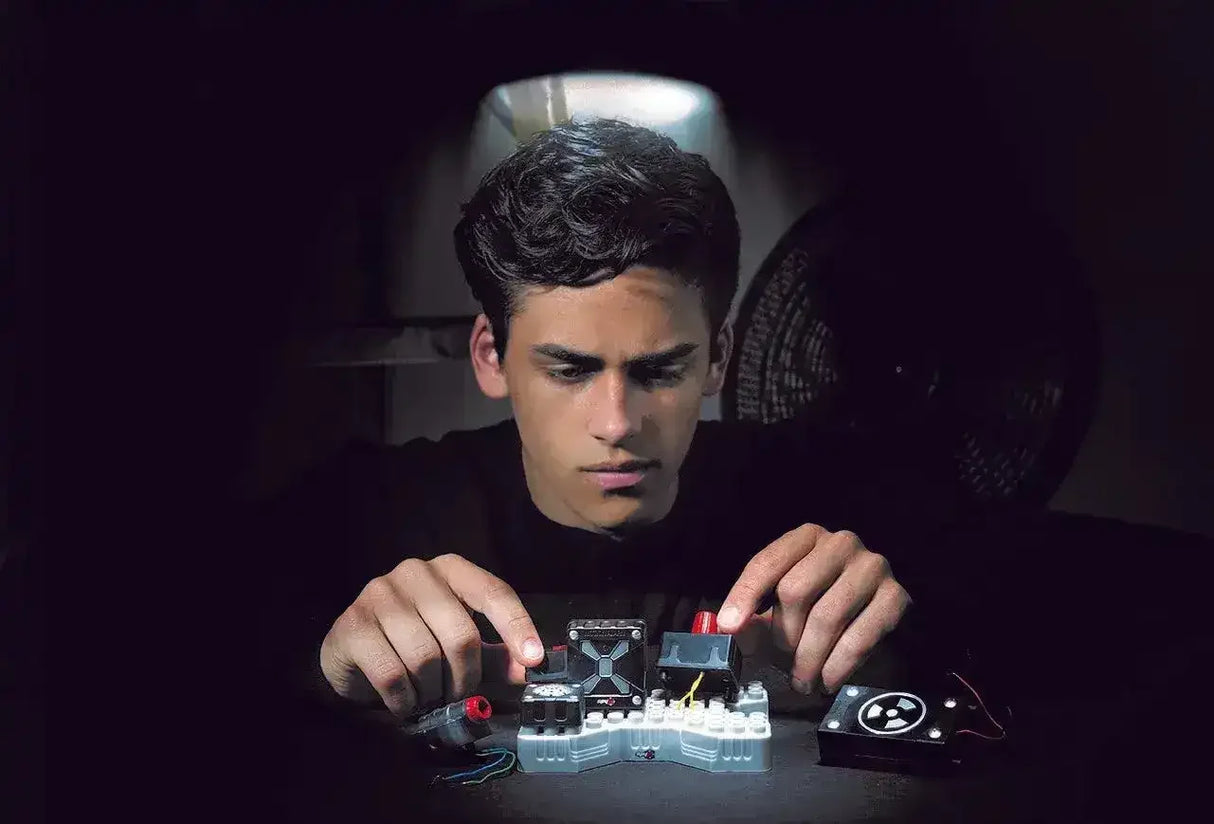 SpyX DIY Motion Alarm - Toybox Tales