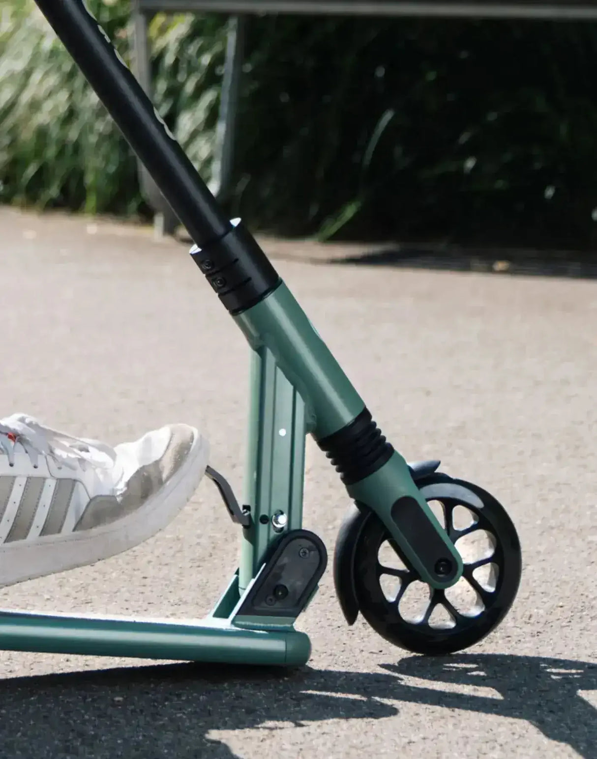 Micro | Sprite Suspension Scooter - Toybox Tales