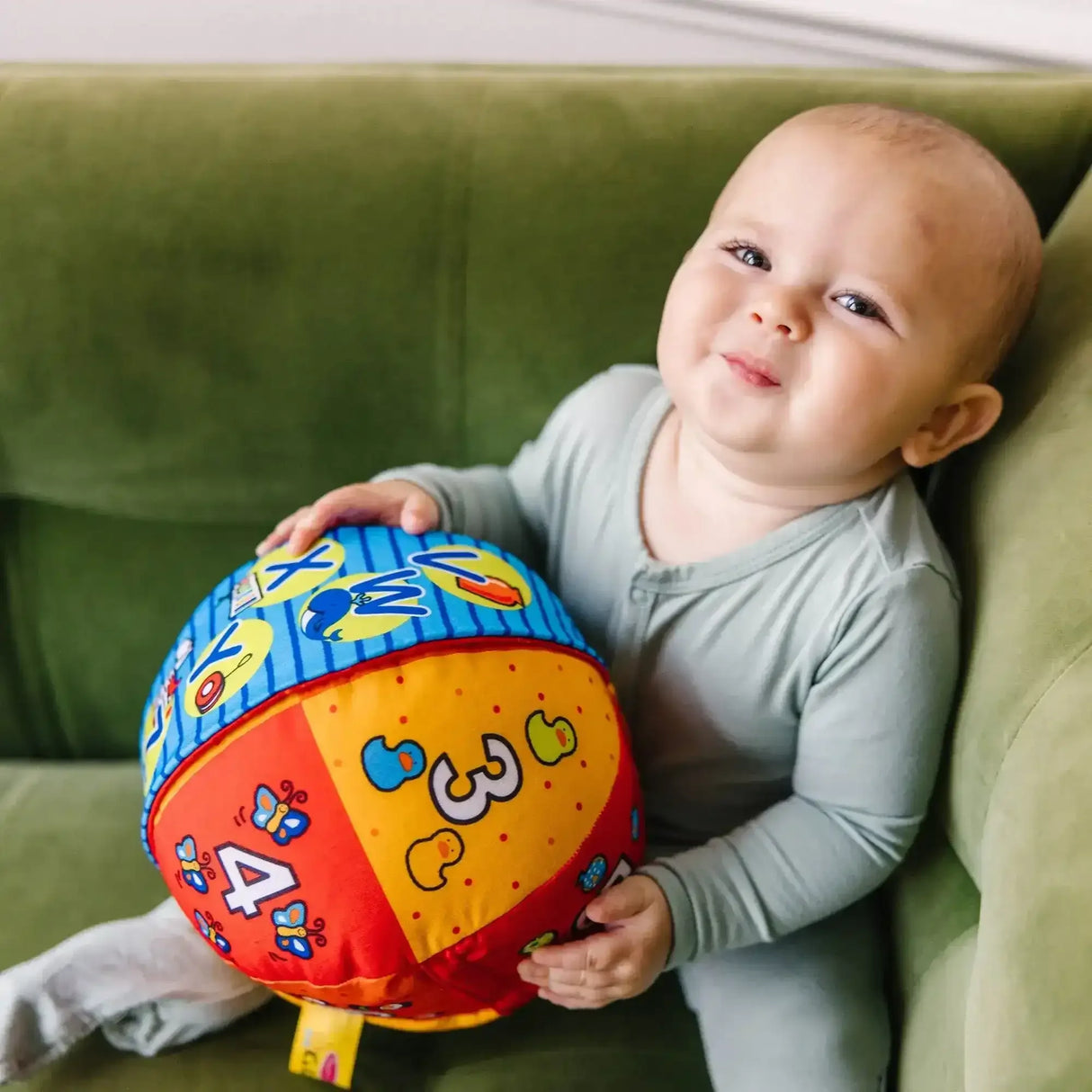 Melissa & Doug | 2 in 1 Talking Ball