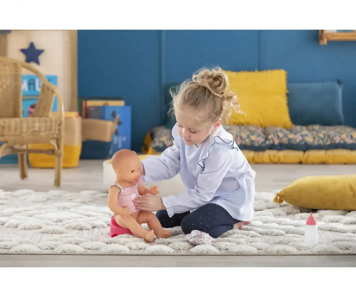 Corolle - Emma Drink and Wet Bath Baby - Toybox Tales