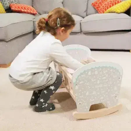 Petworth Cradle (with bedding) - Toybox Tales