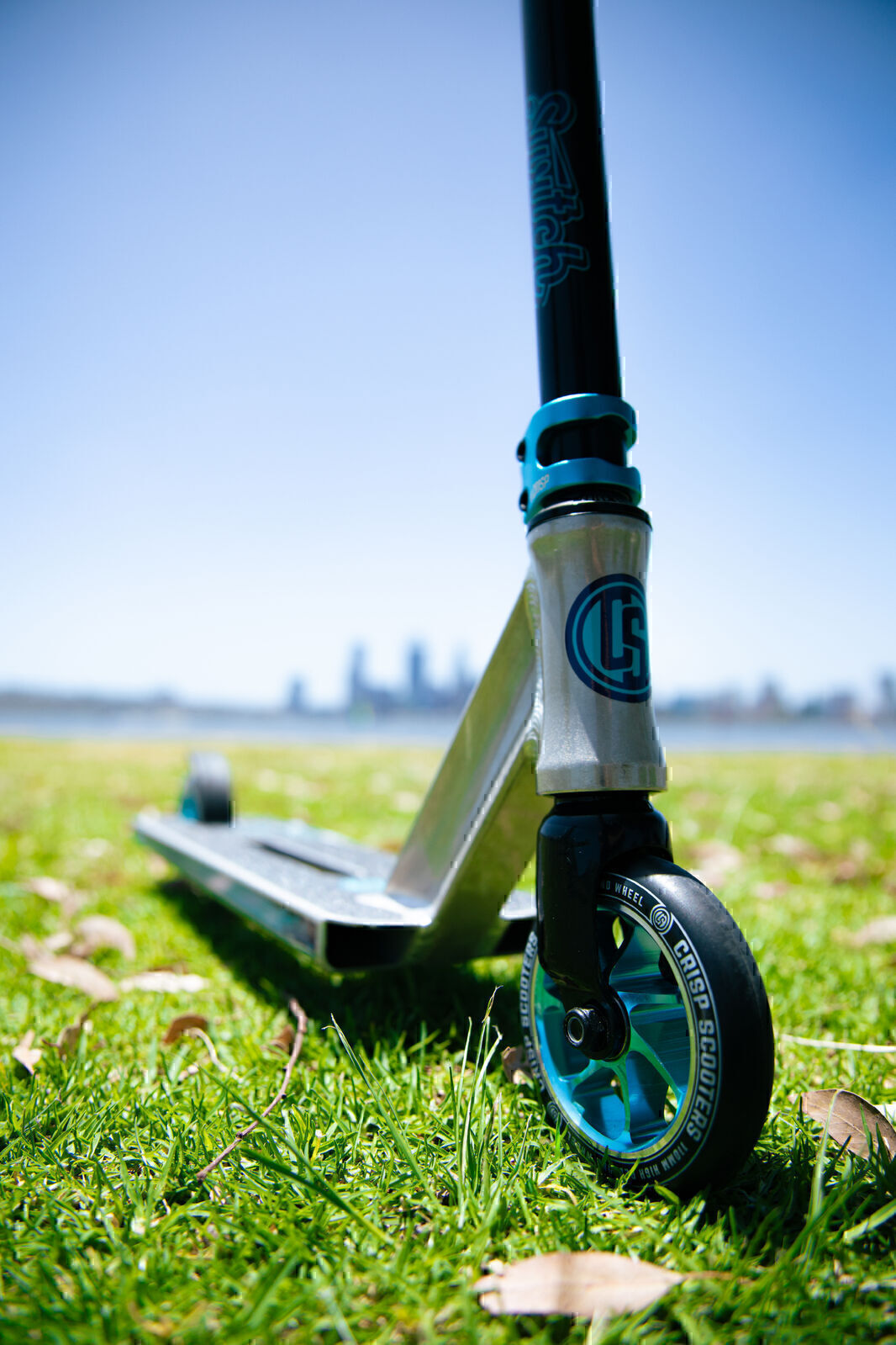 2025 Crisp Switch Stunt Scooter