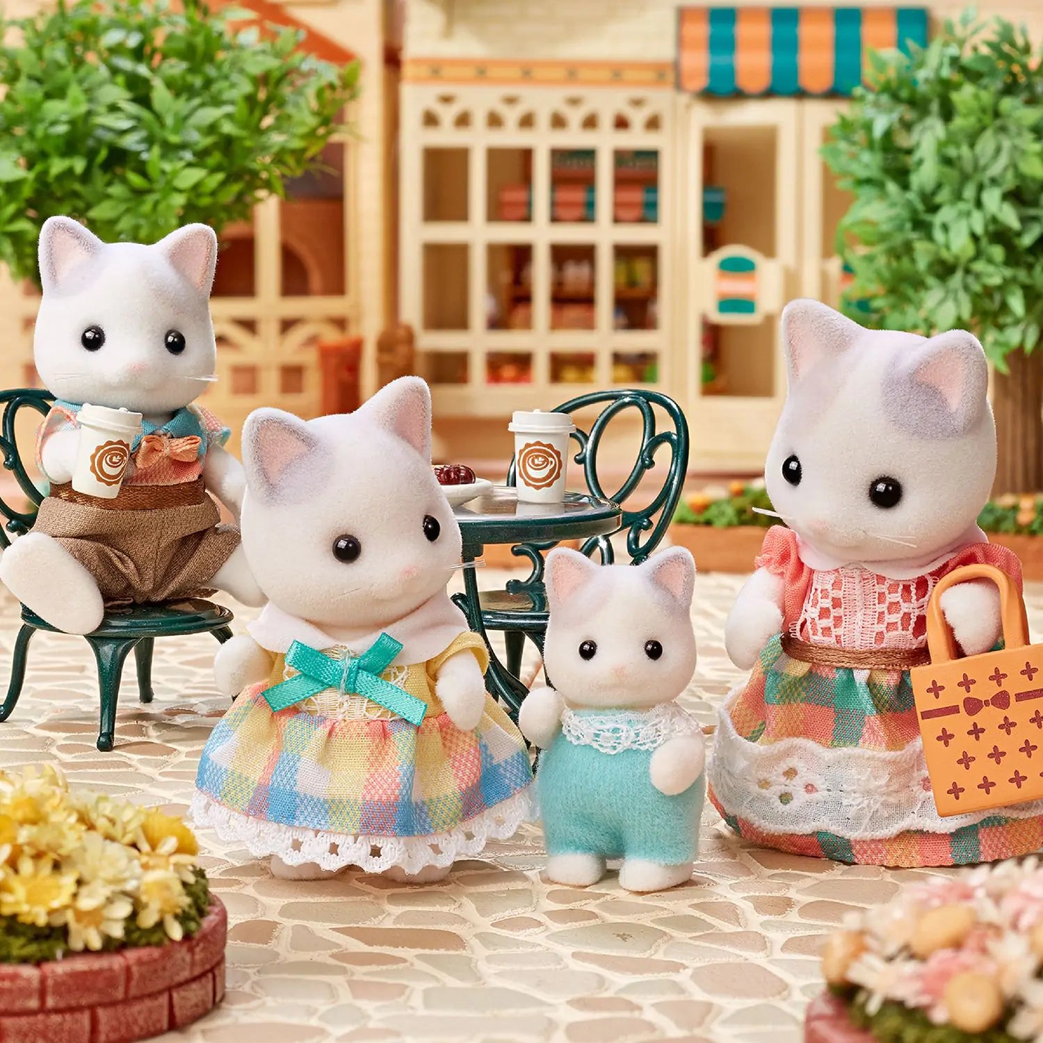 Sylvanian Families - Latte Cat Family - Toybox Tales