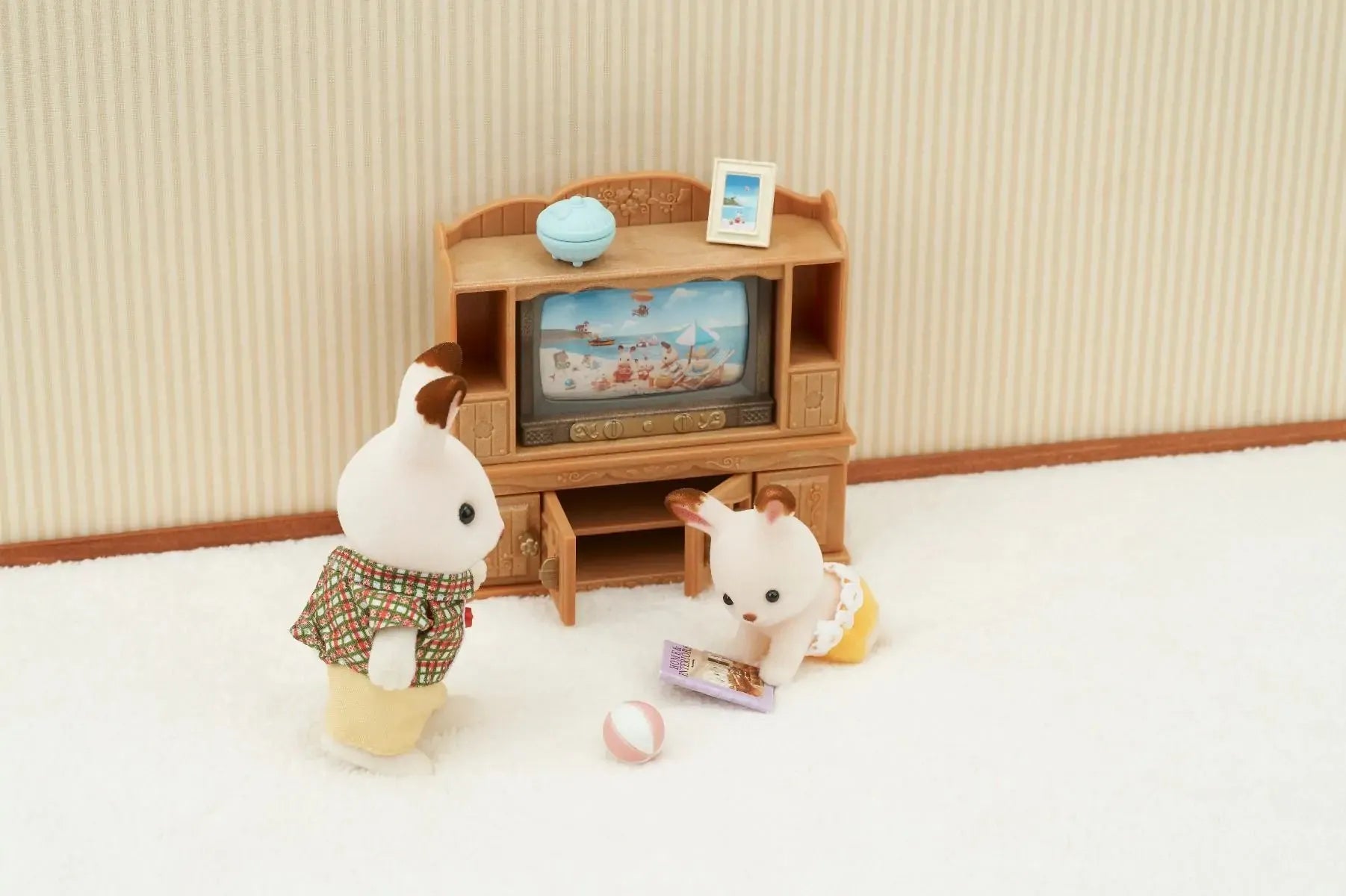 Sylvanian Families - Comfy Living Room Set - Toybox Tales