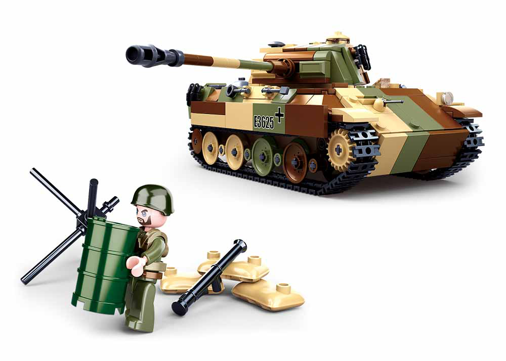 Sluban | WW2 Medium Tank 725 Pcs