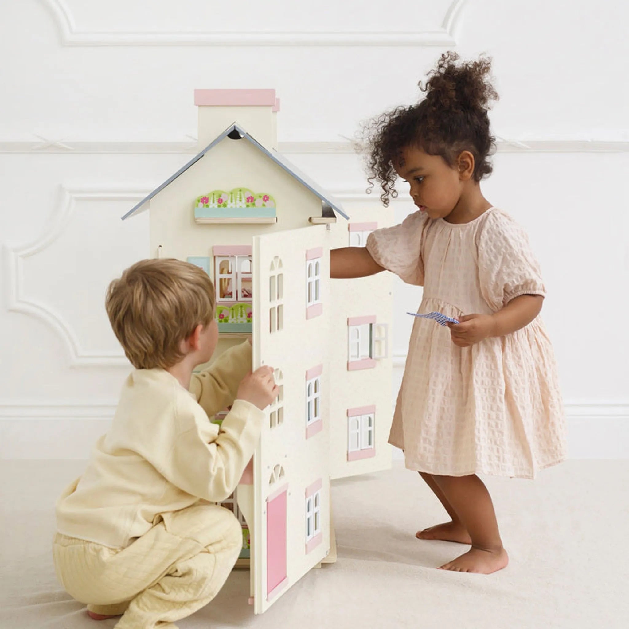 Daisylane Cherry Tree Hall Doll House - Toybox Tales