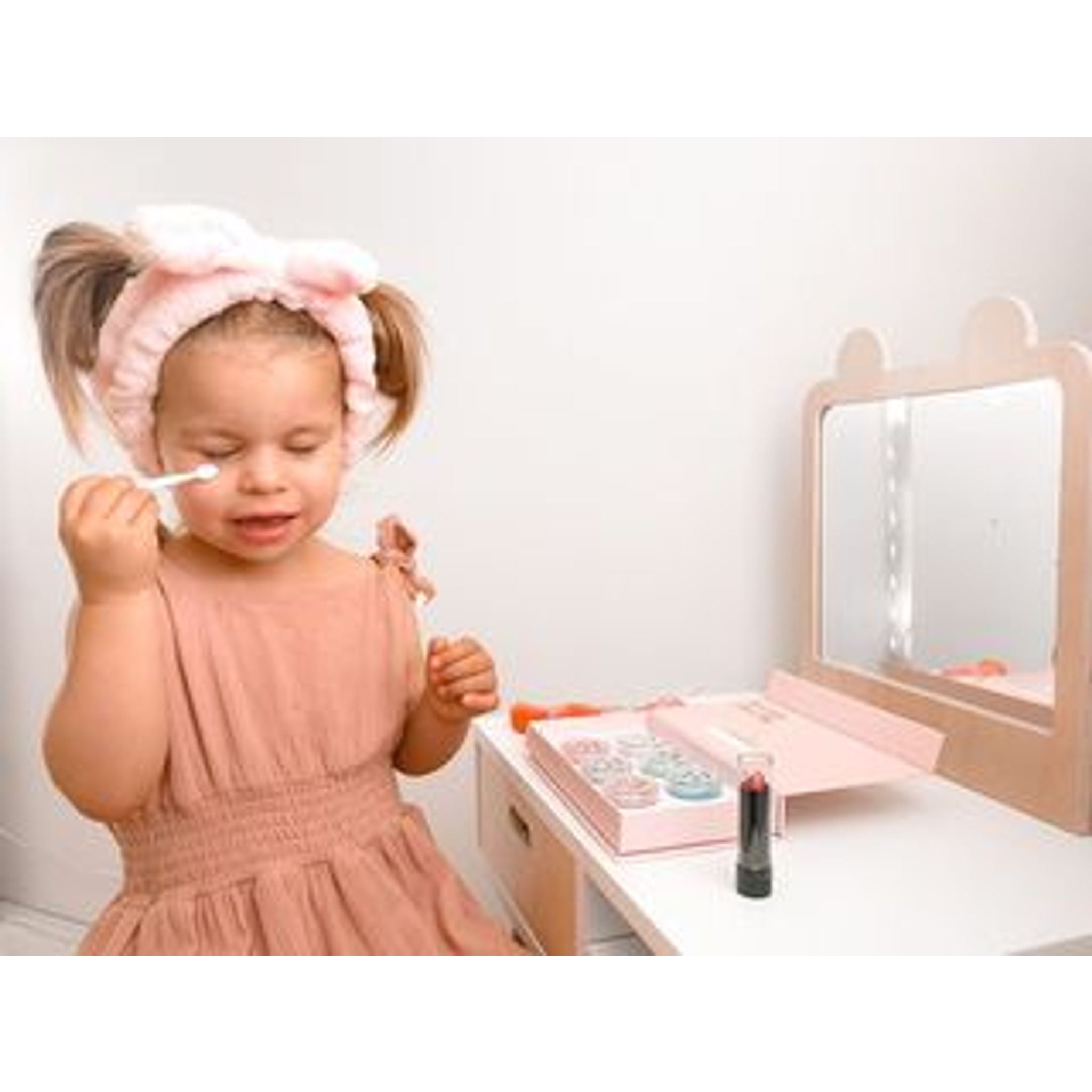 Oh Flossy Deluxe Makeup Set - Toybox Tales