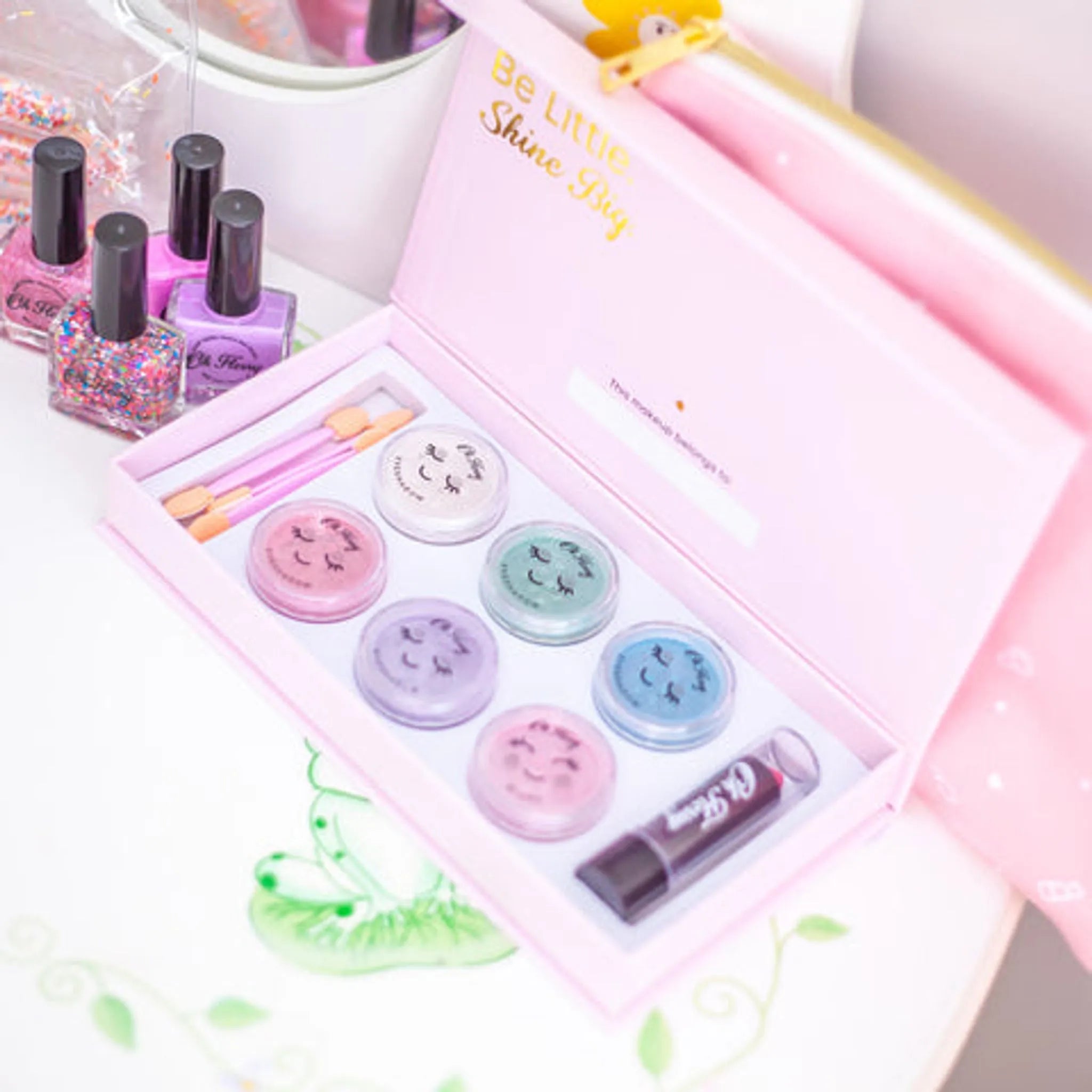 Oh Flossy Deluxe Makeup Set - Toybox Tales